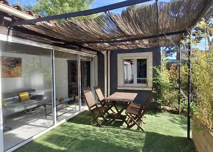 Maisonnette charmante avec piscine privative
